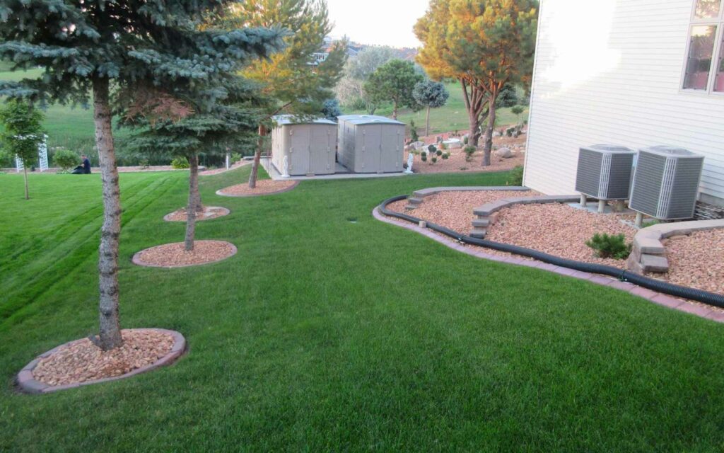 legacy-hero-landscaping-edging-big-yard-1.jpg