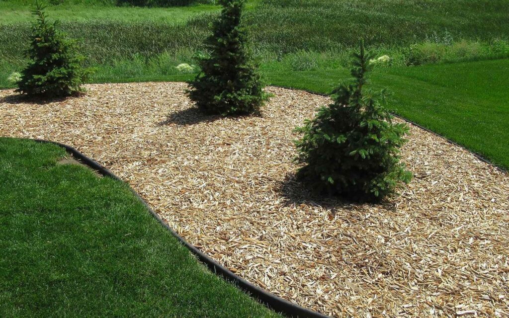 legacy-hero-landscaping-mulch-island-1.jpg