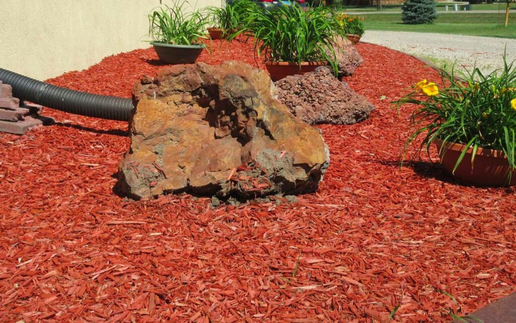 legacy-hero-landscaping-mulching-1.jpg