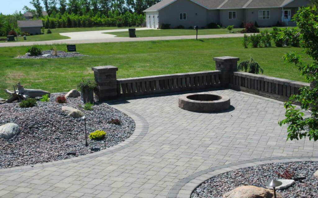 legacy-hero-landscaping-patio-walls-pit-1.jpg